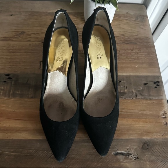 MICHAEL KORS | Black Suede Heels Pumps | 7.5 - Picture 6 of 11
